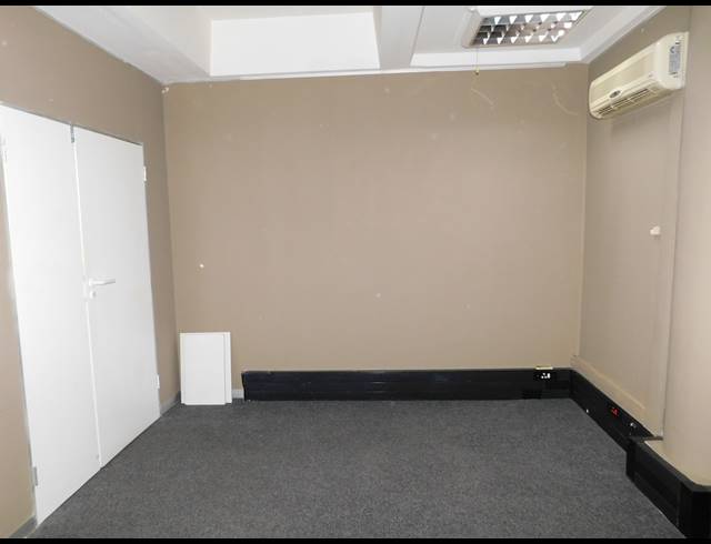 108M² OFFICE TO LET IN FERNDALE